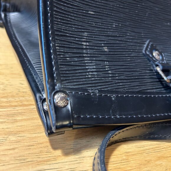 Womens Louis Vuitton AP1029 Epi Madeleine PM Black Leather Shoulder Handbag - Picture 13 of 16